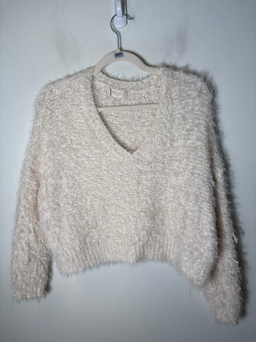 Alter'd State Off White Long Sleeve Cropped Furry Sweater Sz XS